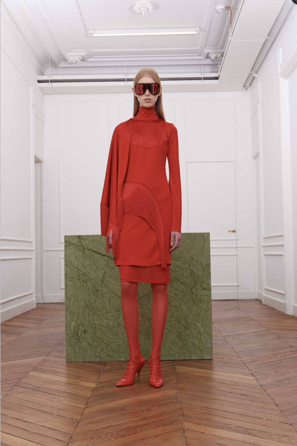 Fashion Week Paris Fall/Winter 2017 look 24 de la collection Givenchy womenswear