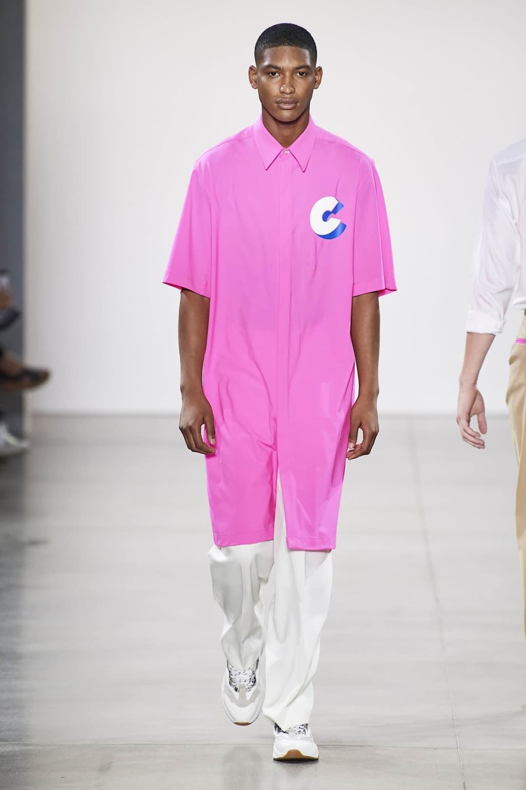 Fashion Week New York Spring/Summer 2020 look 9 from the Carlos Campos collection 男装