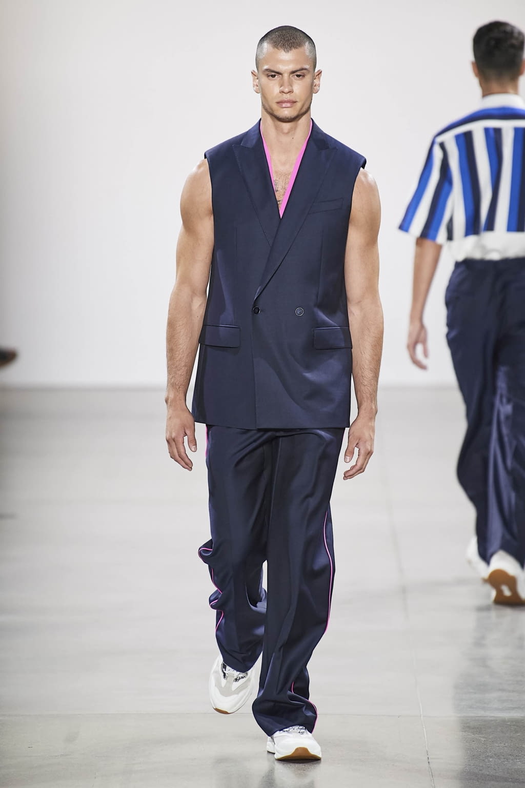 Fashion Week New York Spring/Summer 2020 look 17 from the Carlos Campos collection 男装
