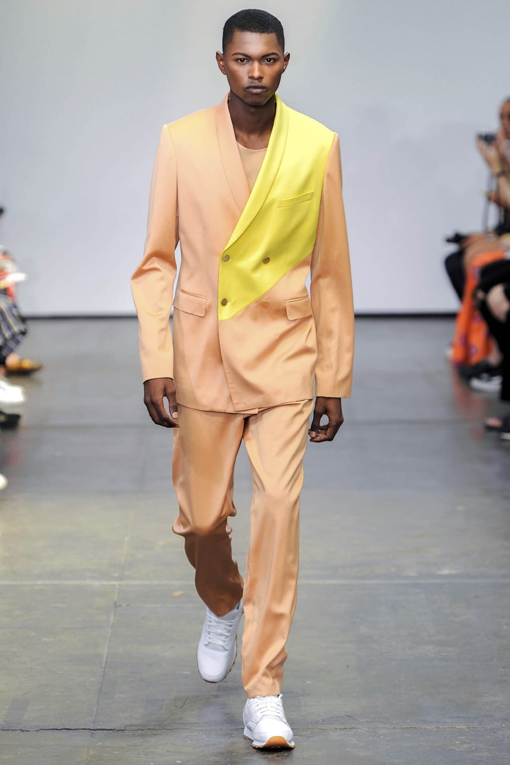 Fashion Week New York Spring/Summer 2019 look 5 from the Carlos Campos collection menswear