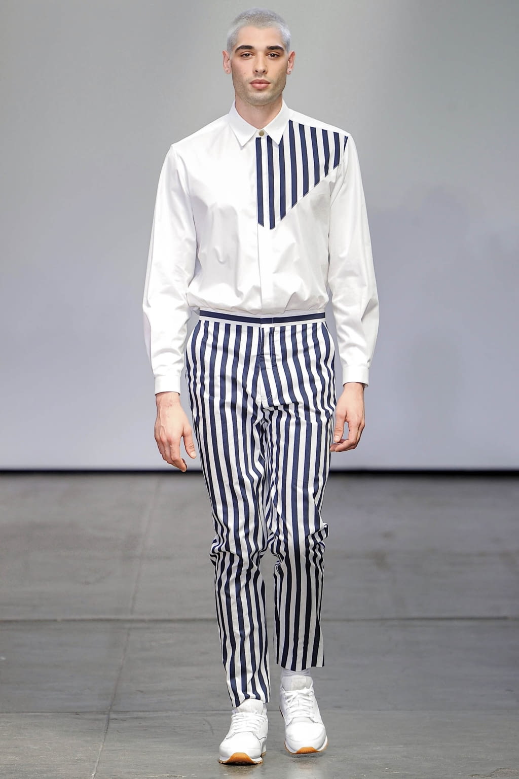 Fashion Week New York Spring/Summer 2019 look 13 from the Carlos Campos collection 男装