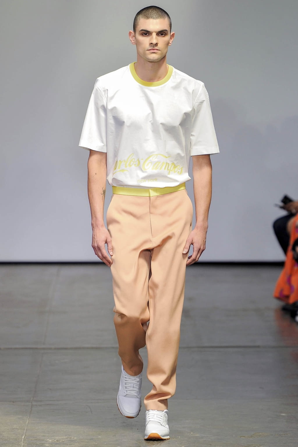 Fashion Week New York Spring/Summer 2019 look 19 from the Carlos Campos collection 男装
