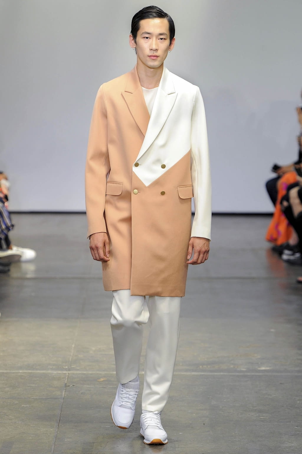 Fashion Week New York Spring/Summer 2019 look 25 from the Carlos Campos collection 男装