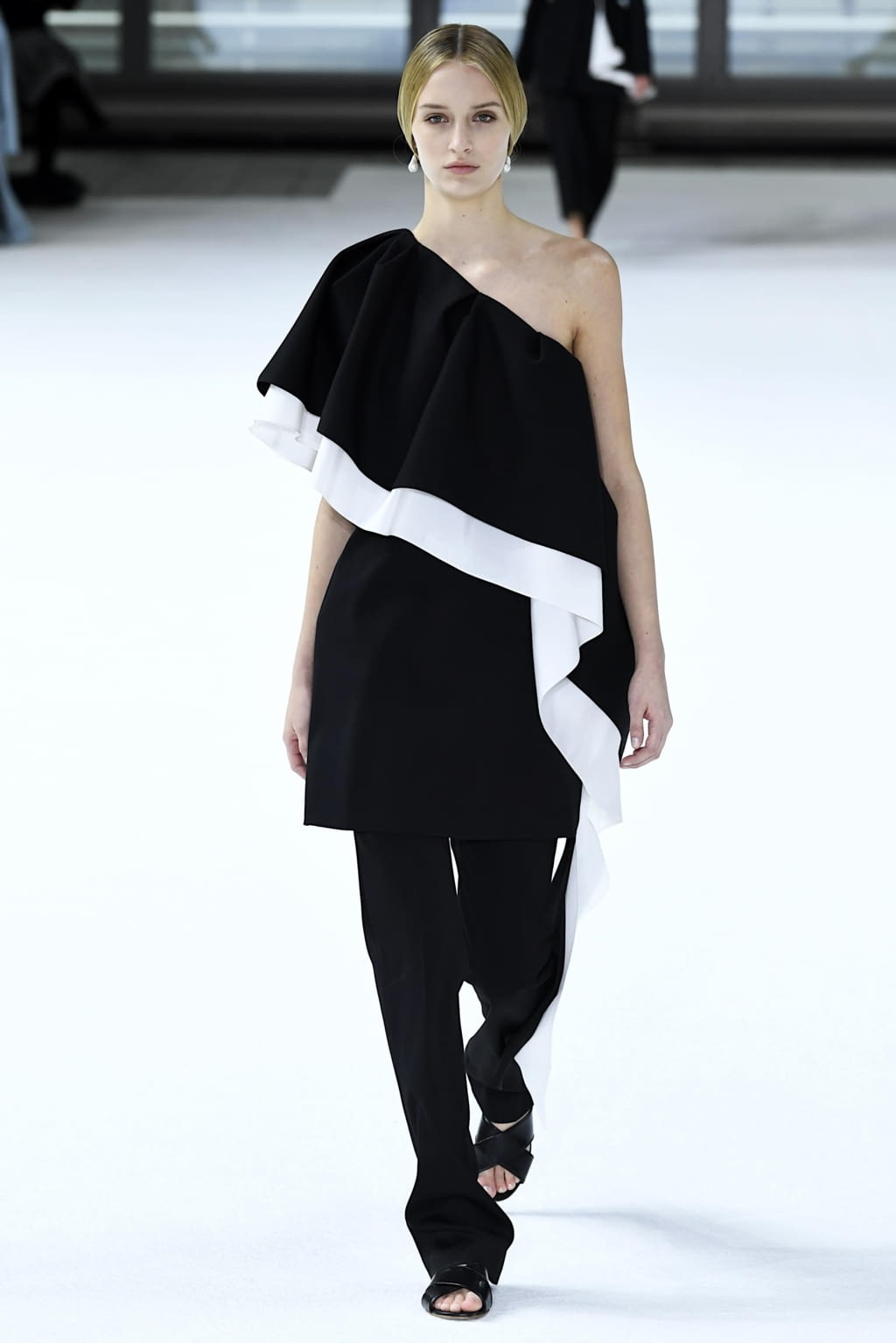 Fashion Week New York Fall/Winter 2020 look 15 de la collection Carolina Herrera womenswear