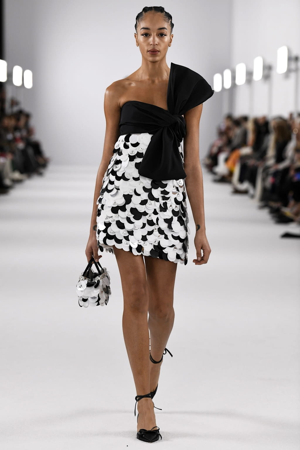 Fashion Week New York Fall/Winter 2022 look 35 de la collection Carolina Herrera womenswear