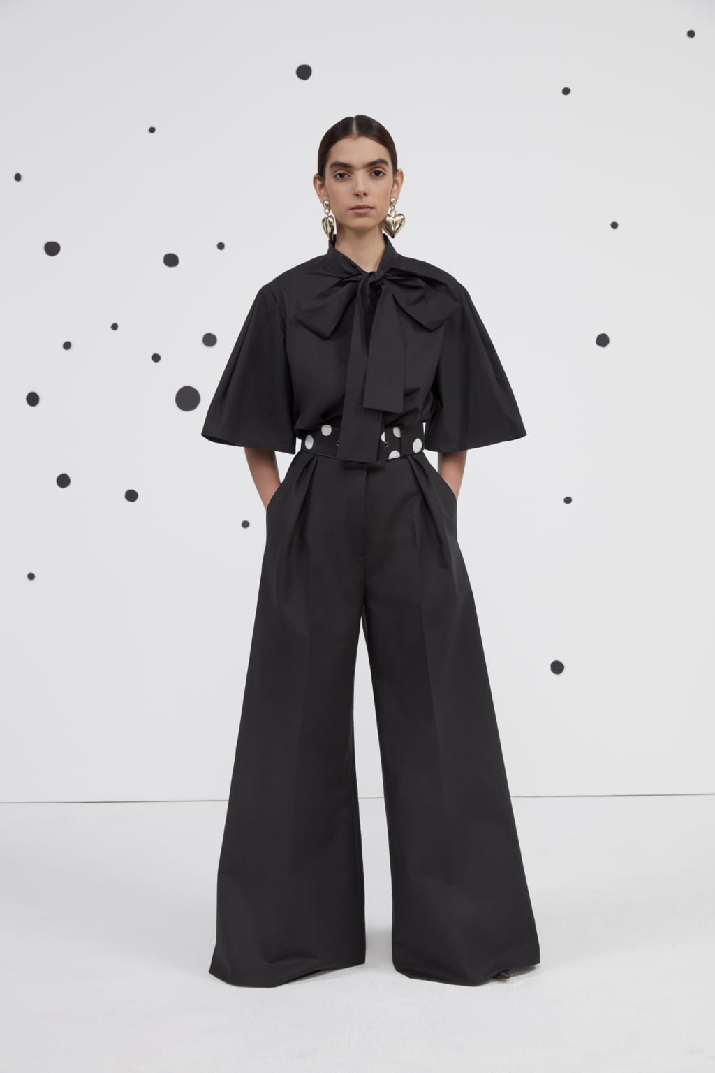 Fashion Week New York Pre-Fall 2021 look 2 from the Carolina Herrera collection womenswear