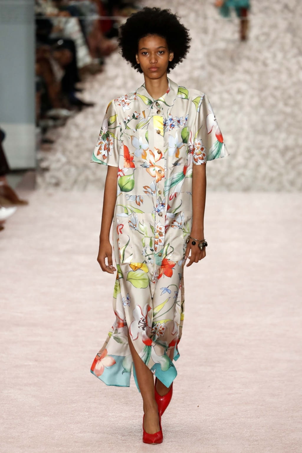 Fashion Week New York Spring/Summer 2019 look 30 from the Carolina Herrera collection 女装