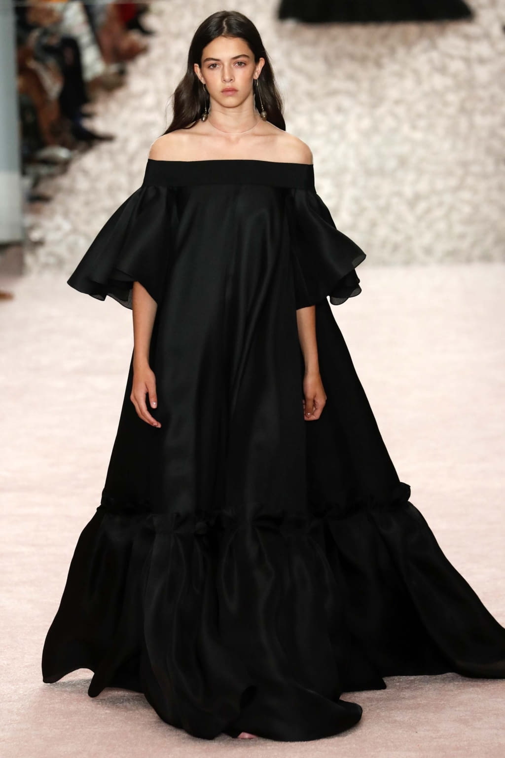 Fashion Week New York Spring/Summer 2019 look 41 from the Carolina Herrera collection womenswear