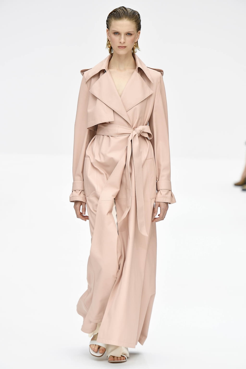 Fashion Week New York Spring/Summer 2020 look 10 from the Carolina Herrera collection womenswear