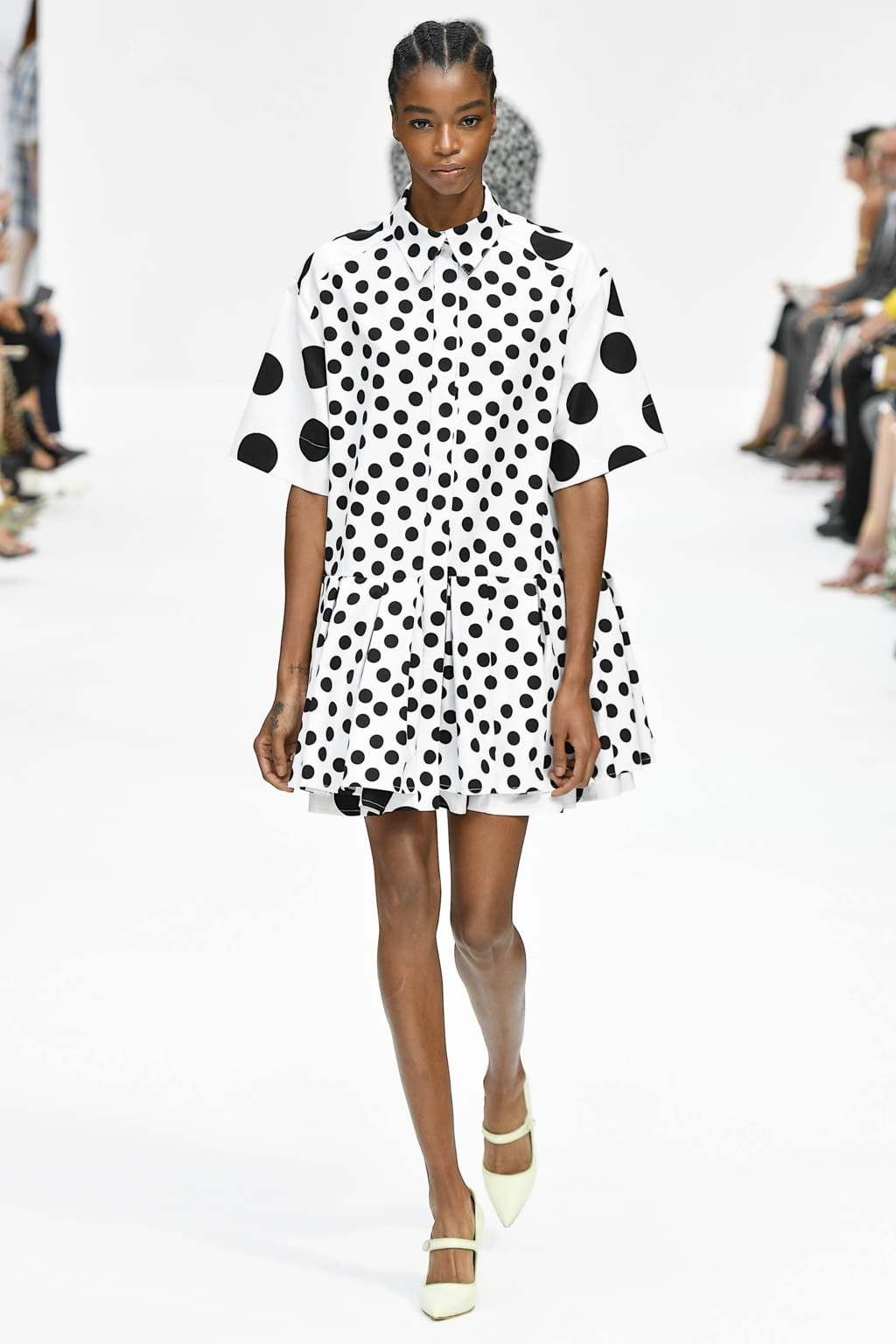 Fashion Week New York Spring/Summer 2020 look 21 from the Carolina Herrera collection womenswear