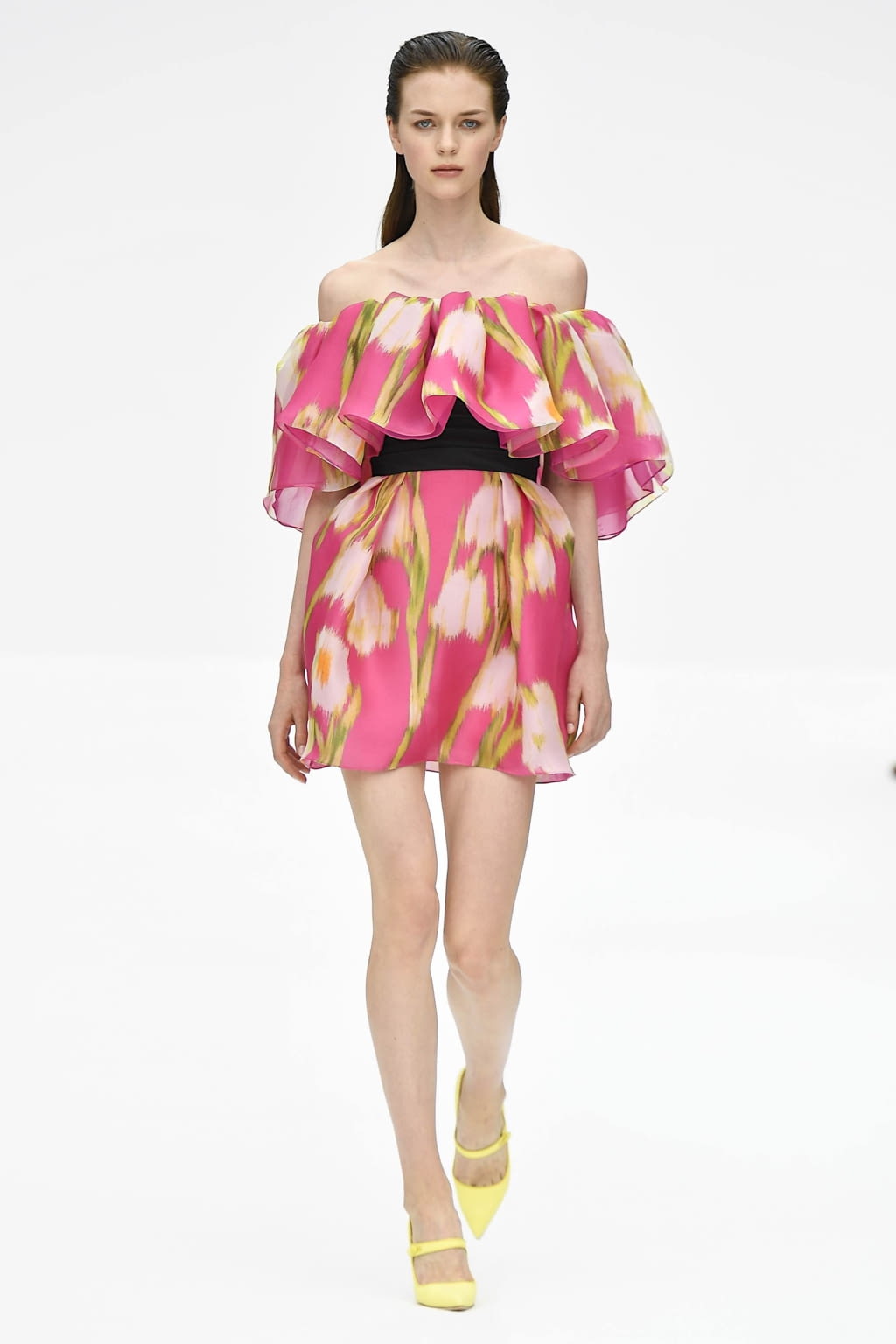 Fashion Week New York Spring/Summer 2020 look 39 from the Carolina Herrera collection womenswear