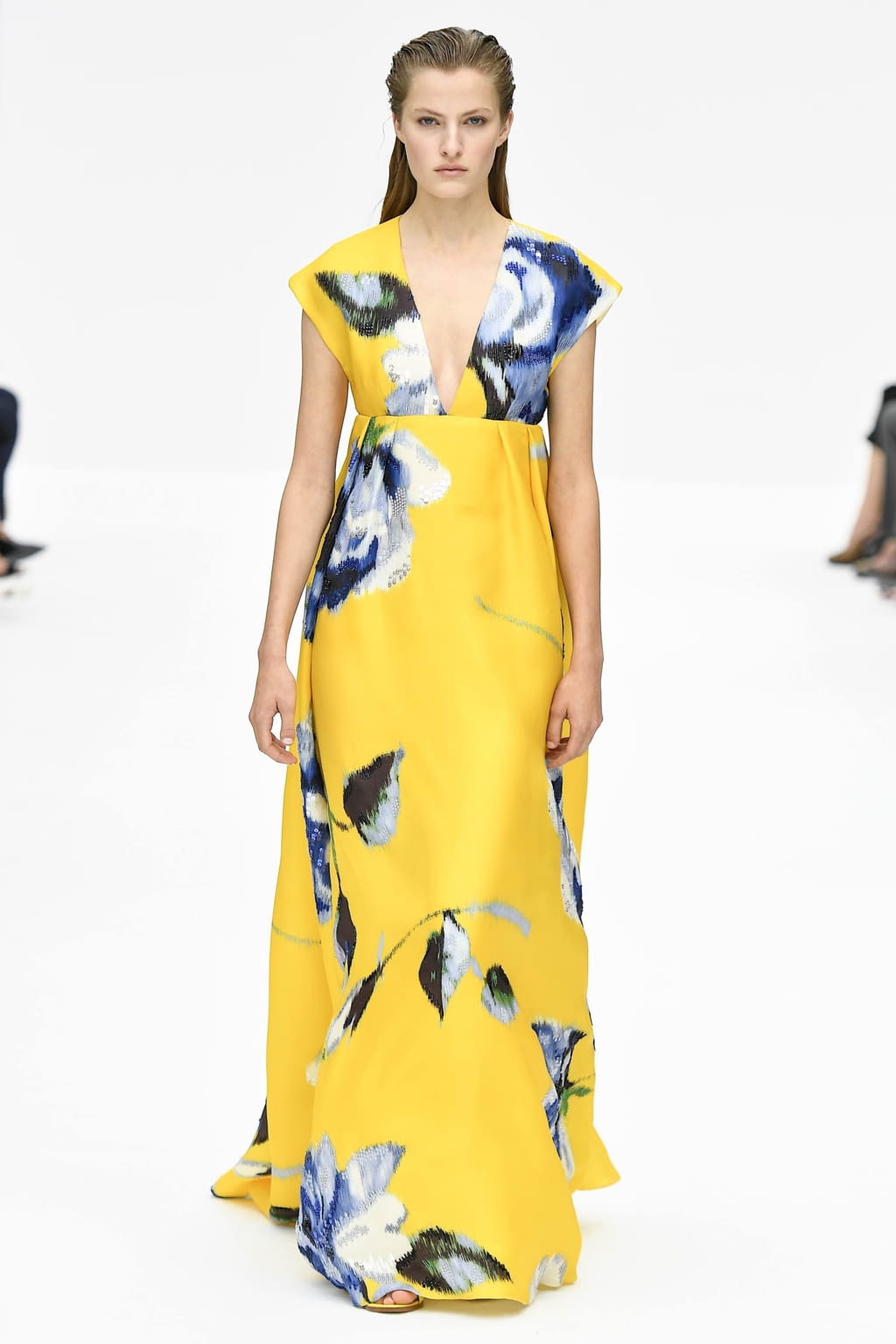 Fashion Week New York Spring/Summer 2020 look 42 from the Carolina Herrera collection womenswear