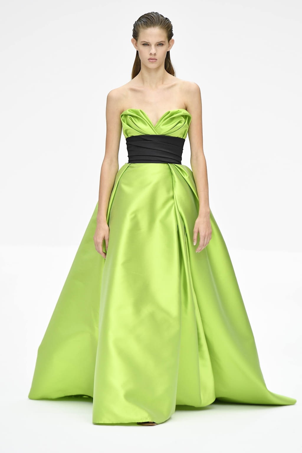 Fashion Week New York Spring/Summer 2020 look 43 from the Carolina Herrera collection 女装