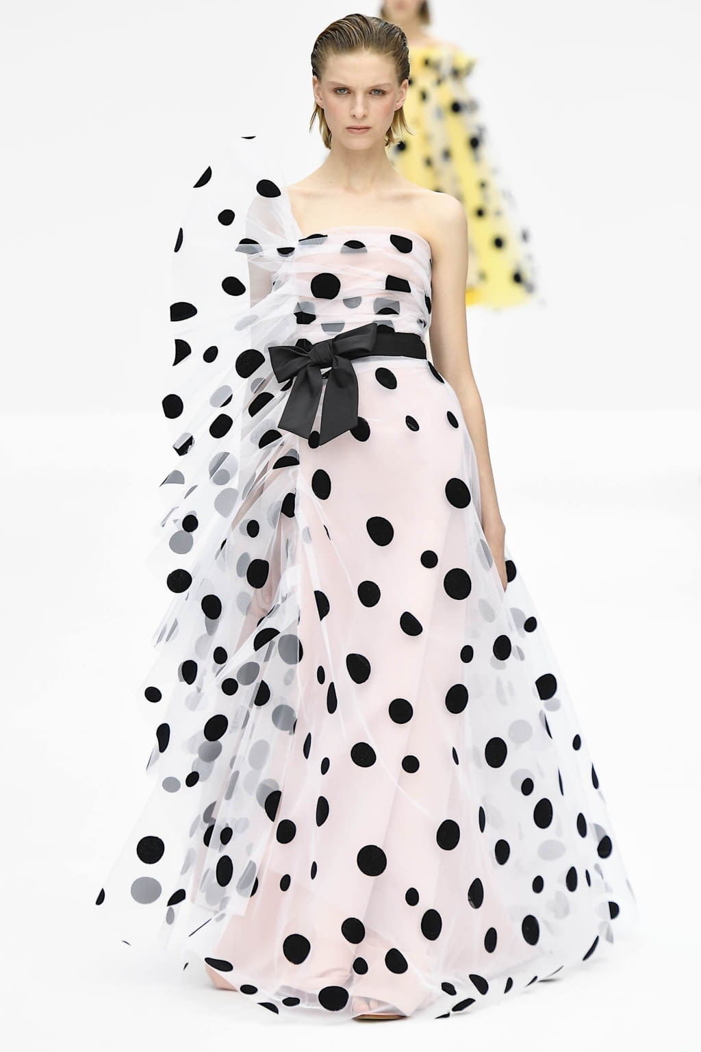 Fashion Week New York Spring/Summer 2020 look 46 from the Carolina Herrera collection 女装