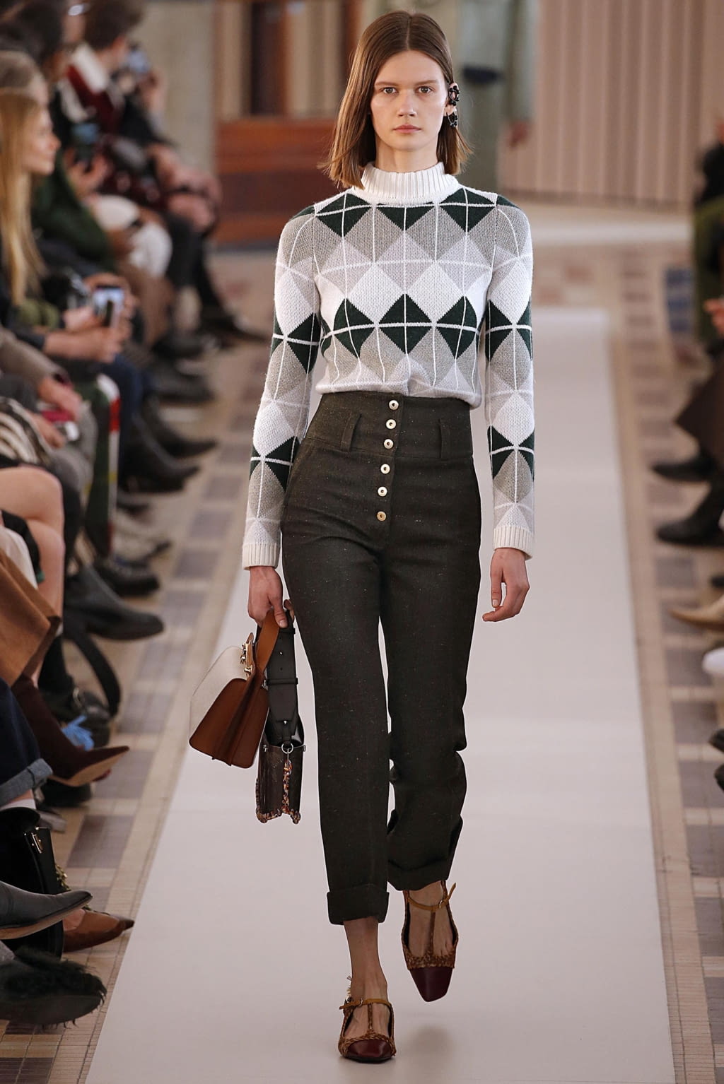 Fashion Week Paris Fall/Winter 2018 look 14 from the Carven collection womenswear