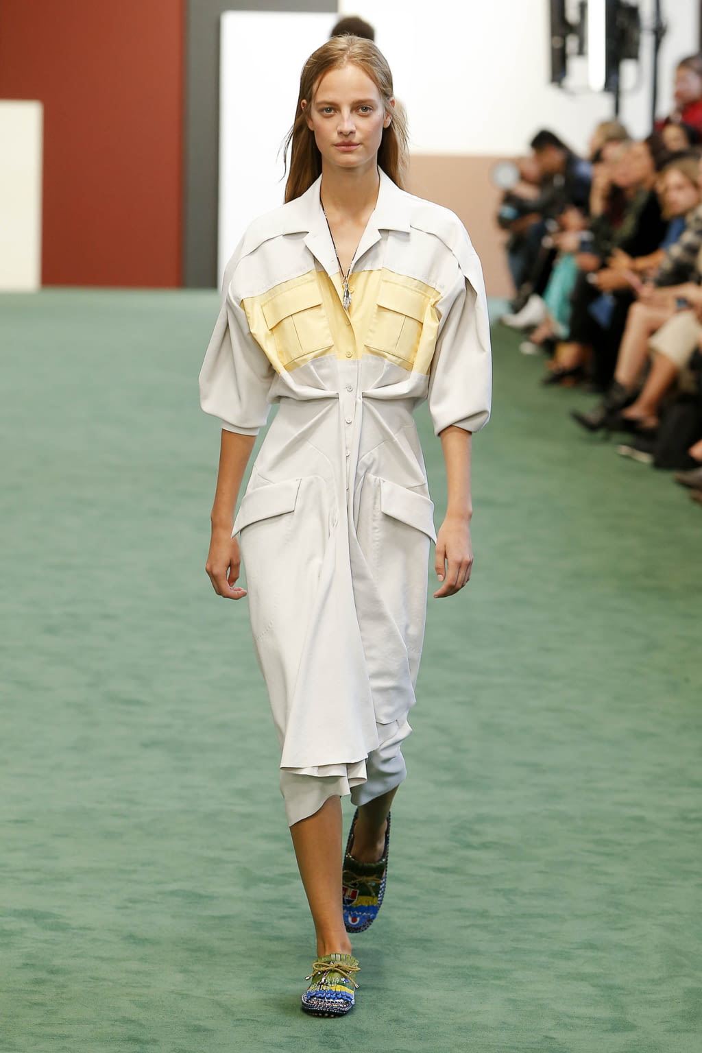Fashion Week Paris Spring/Summer 2018 look 9 from the Carven collection womenswear