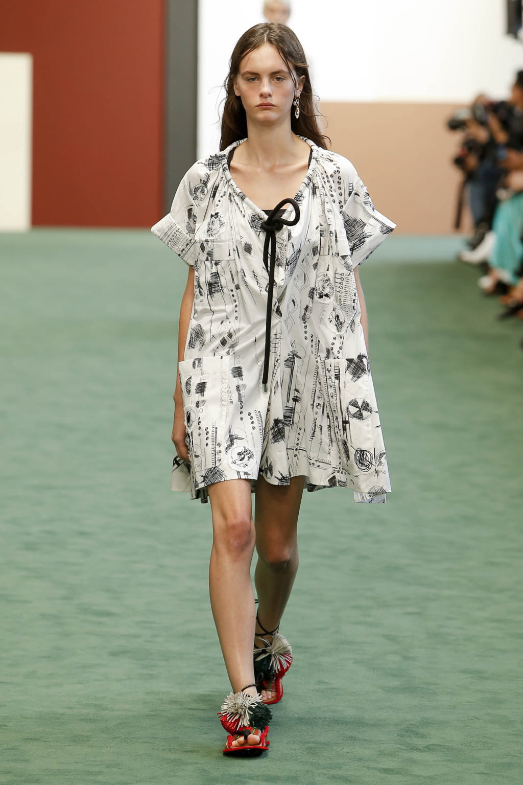 Fashion Week Paris Spring/Summer 2018 look 21 from the Carven collection womenswear
