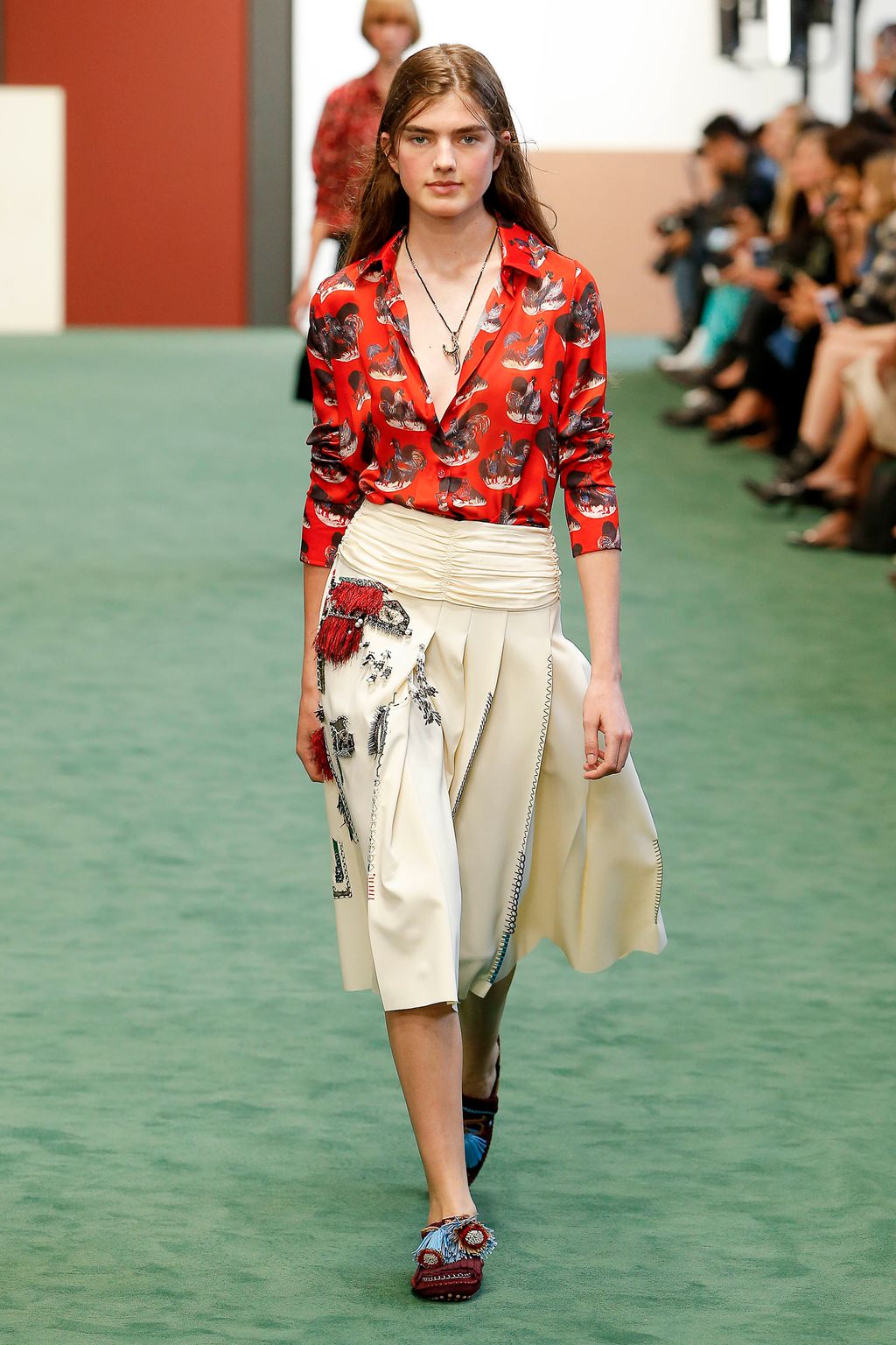 Fashion Week Paris Spring/Summer 2018 look 34 from the Carven collection 女装