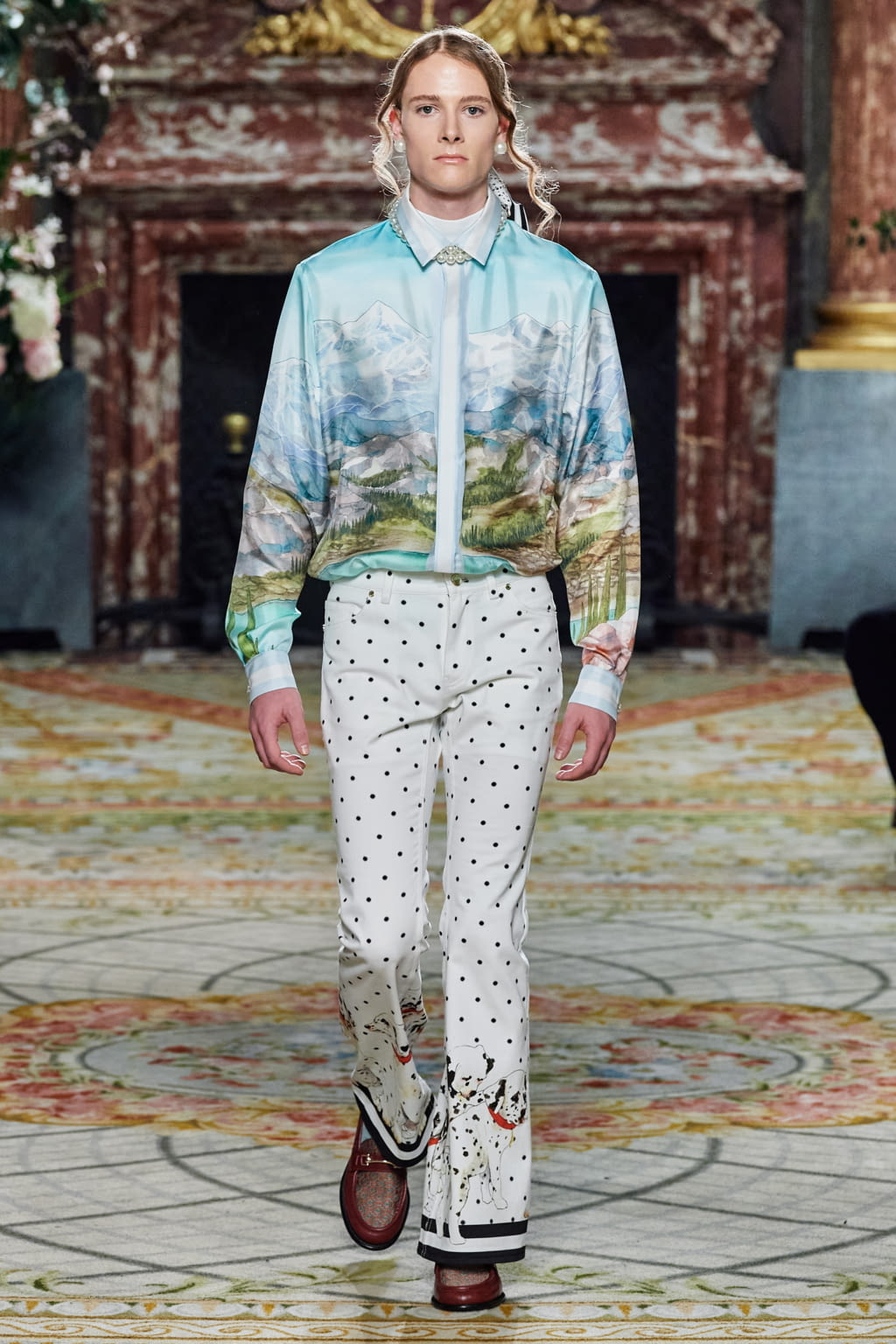 Fashion Week Paris Fall/Winter 2020 look 2 from the Casablanca collection 男装