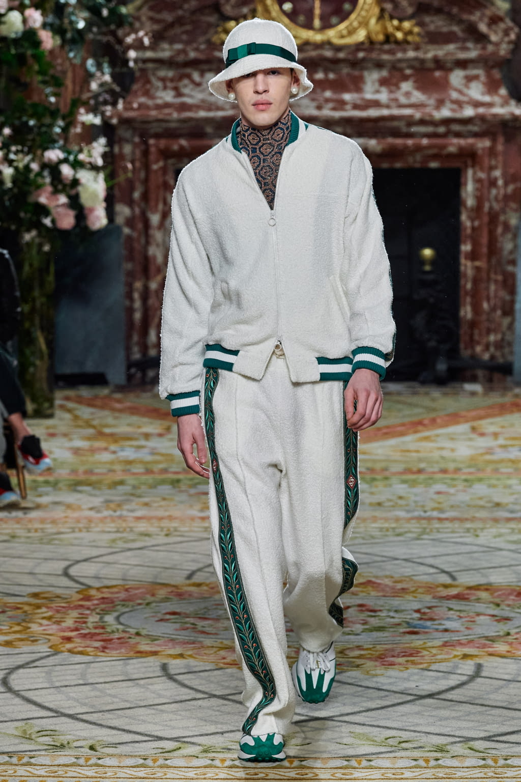 Fashion Week Paris Fall/Winter 2020 look 39 from the Casablanca collection 男装
