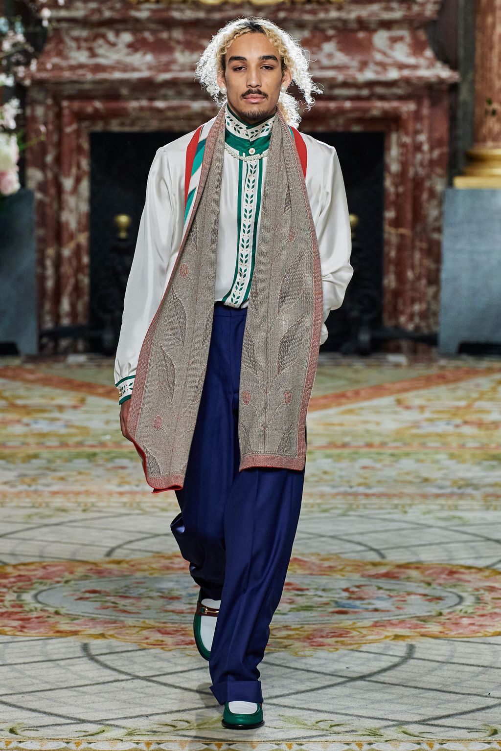 Fashion Week Paris Fall/Winter 2020 look 42 from the Casablanca collection 男装