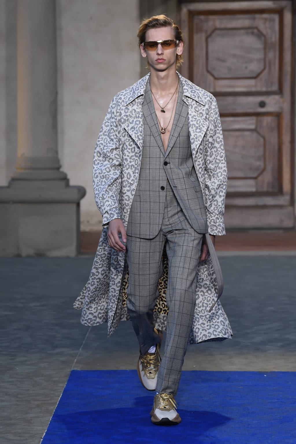 Fashion Week Florence Spring/Summer 2019 look 7 from the Roberto Cavalli collection 男装