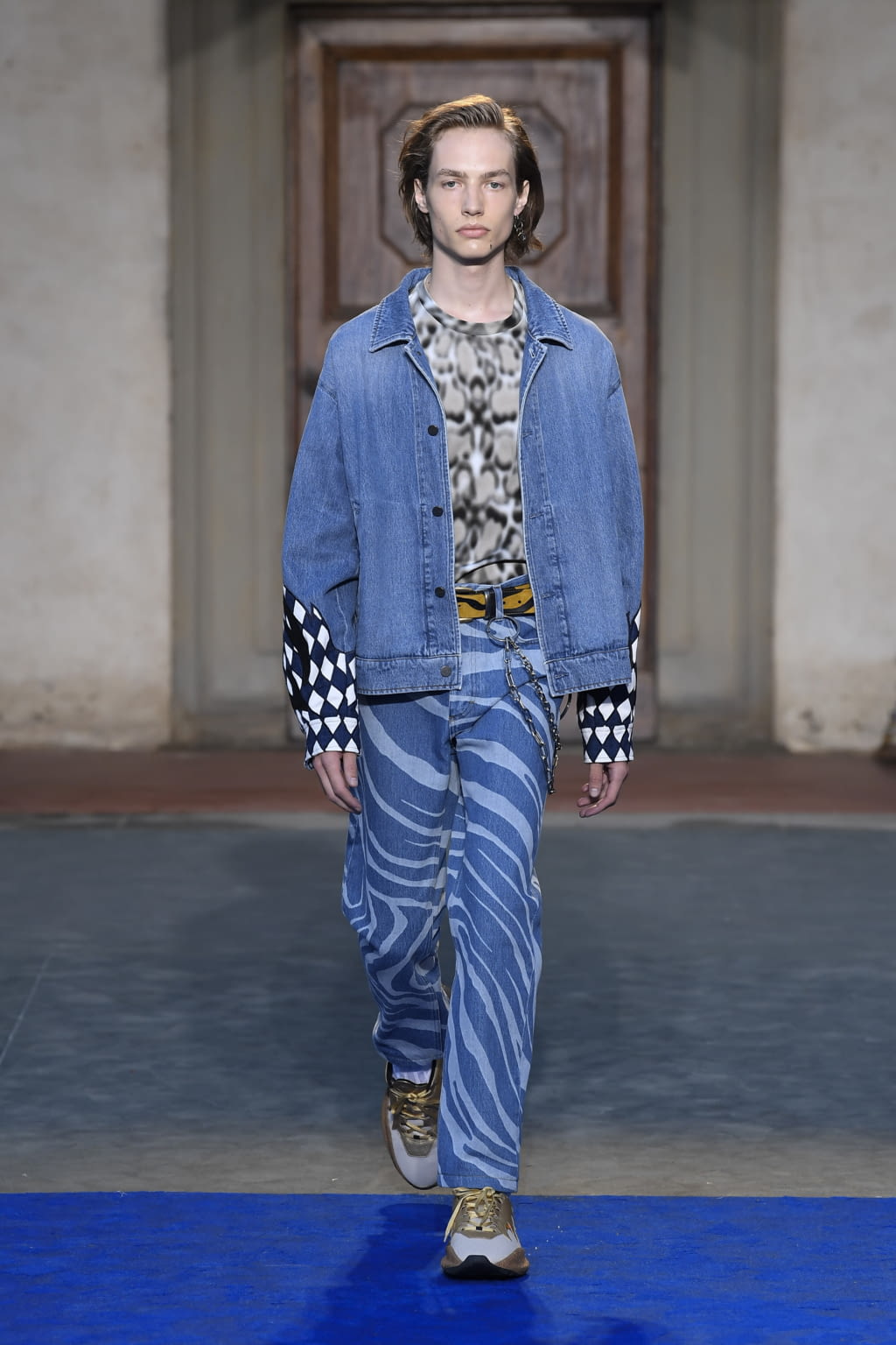 Fashion Week Florence Spring/Summer 2019 look 16 from the Roberto Cavalli collection 男装