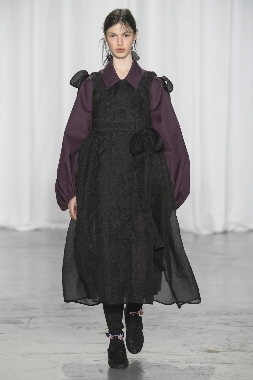 Fashion Week Paris Fall/Winter 2022 look 7 from the Cecilie Bahnsen collection womenswear