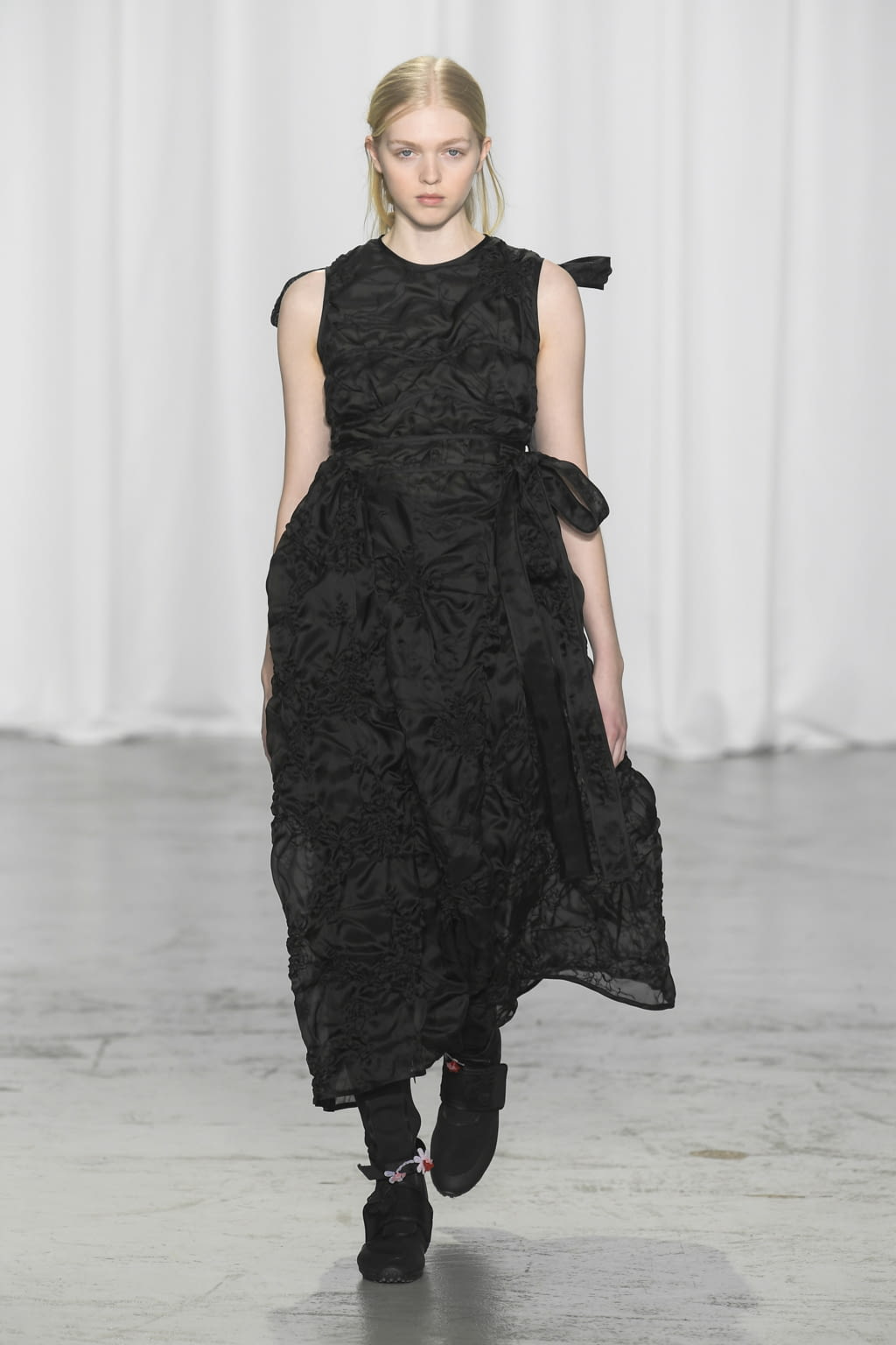 Fashion Week Paris Fall/Winter 2022 look 8 from the Cecilie Bahnsen collection womenswear