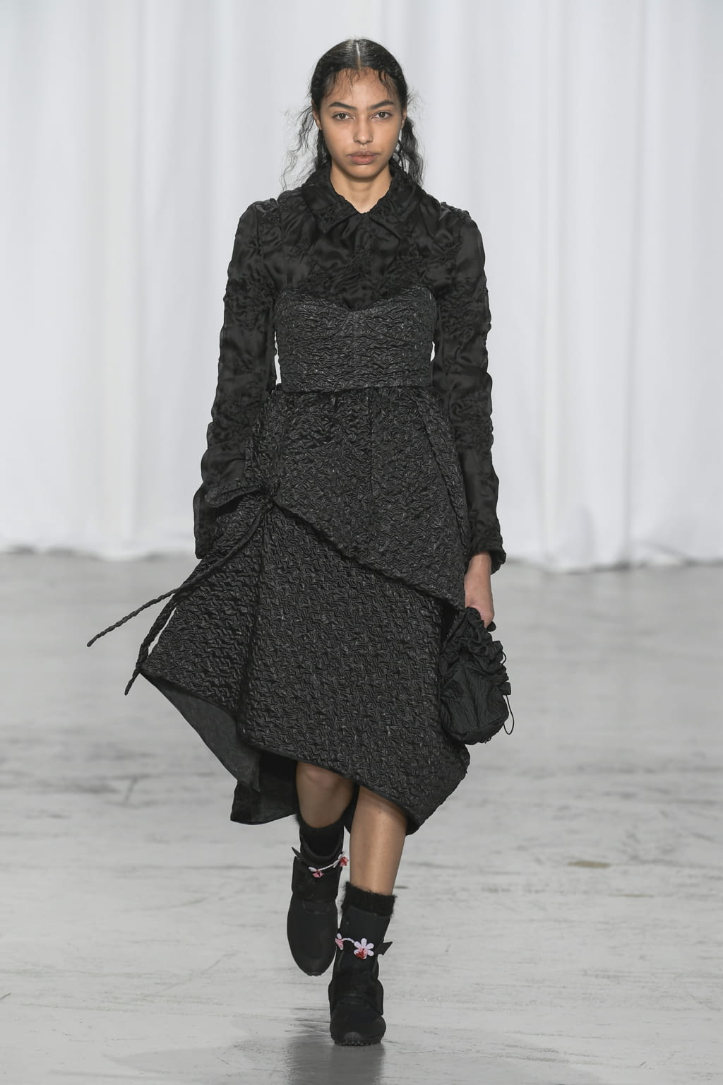 Fashion Week Paris Fall/Winter 2022 look 9 de la collection Cecilie Bahnsen womenswear