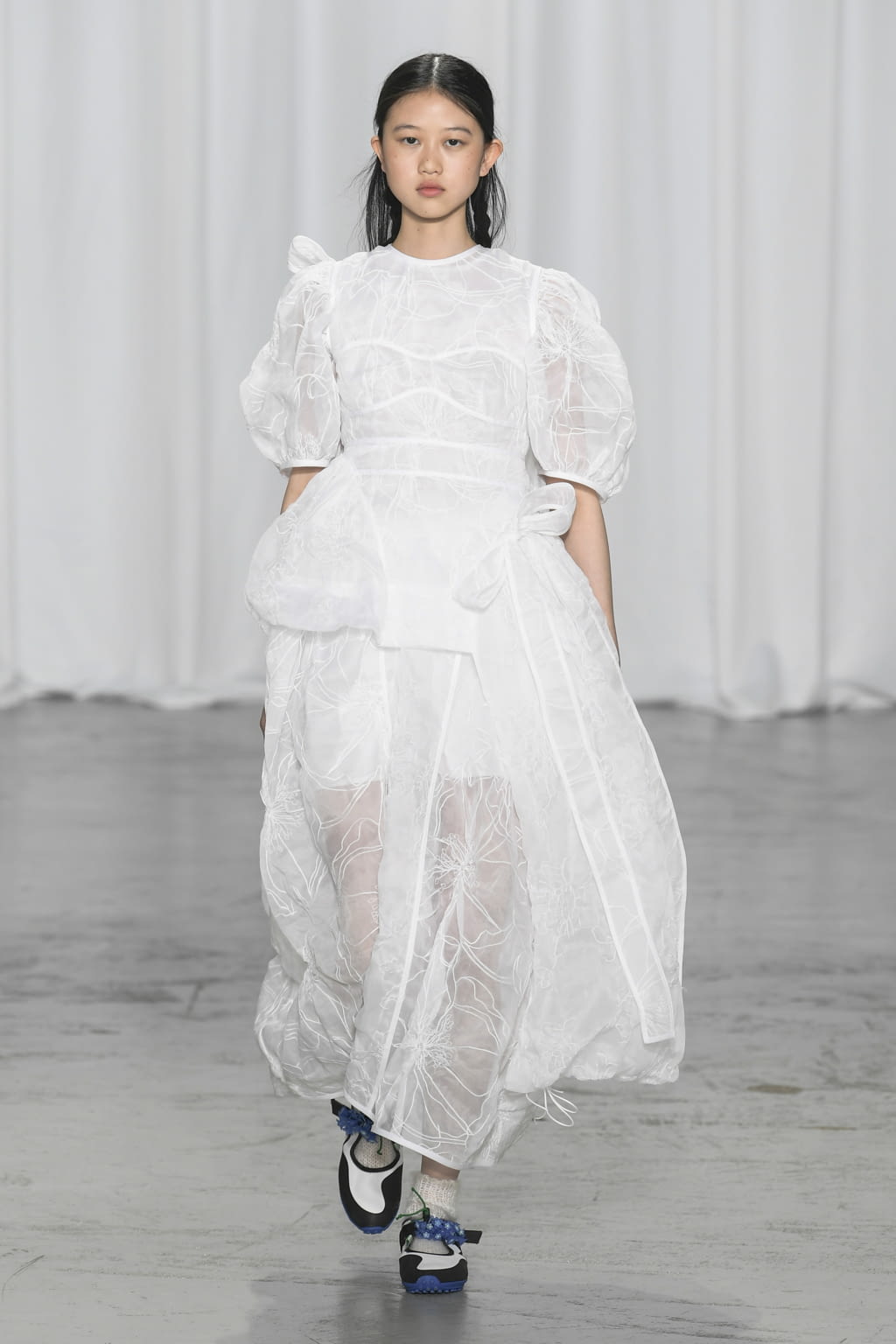 Fashion Week Paris Fall/Winter 2022 look 19 from the Cecilie Bahnsen collection 女装