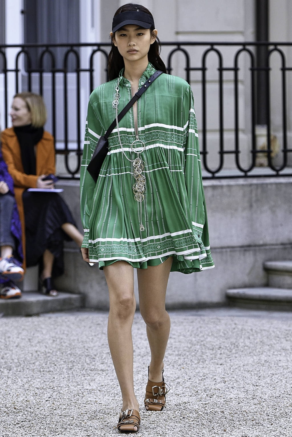 Fashion Week Paris Spring/Summer 2019 look 13 from the Cédric Charlier collection 女装