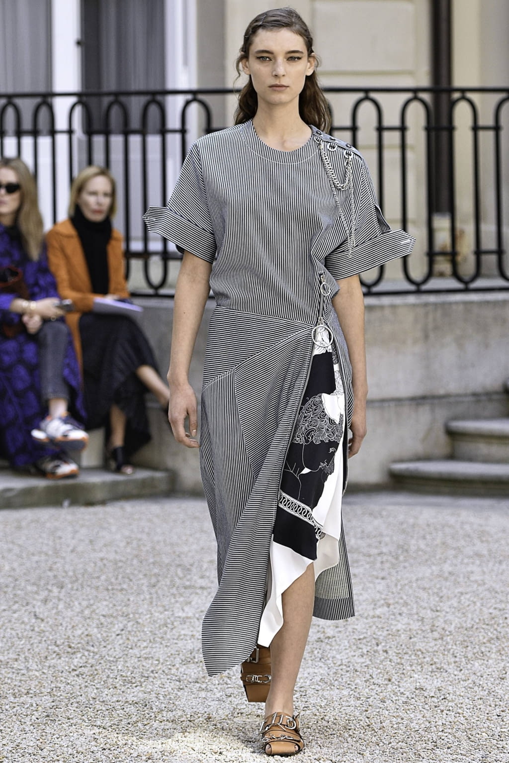 Fashion Week Paris Spring/Summer 2019 look 23 from the Cédric Charlier collection womenswear