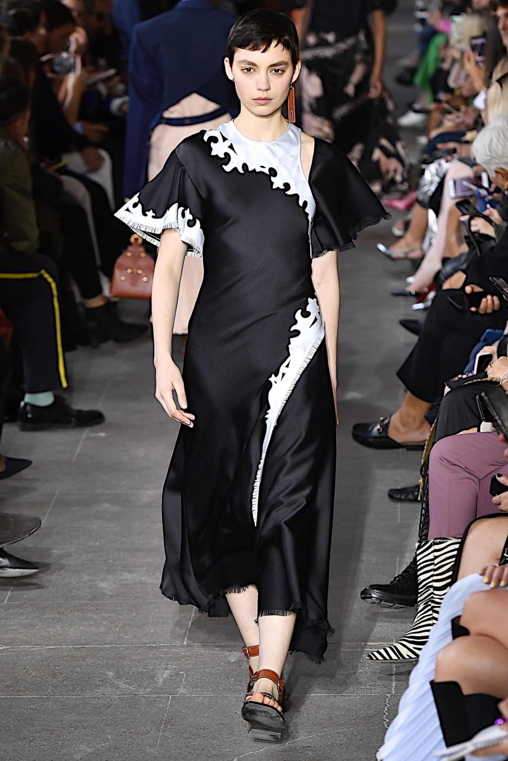 Fashion Week Paris Spring/Summer 2020 look 28 from the Cédric Charlier collection womenswear