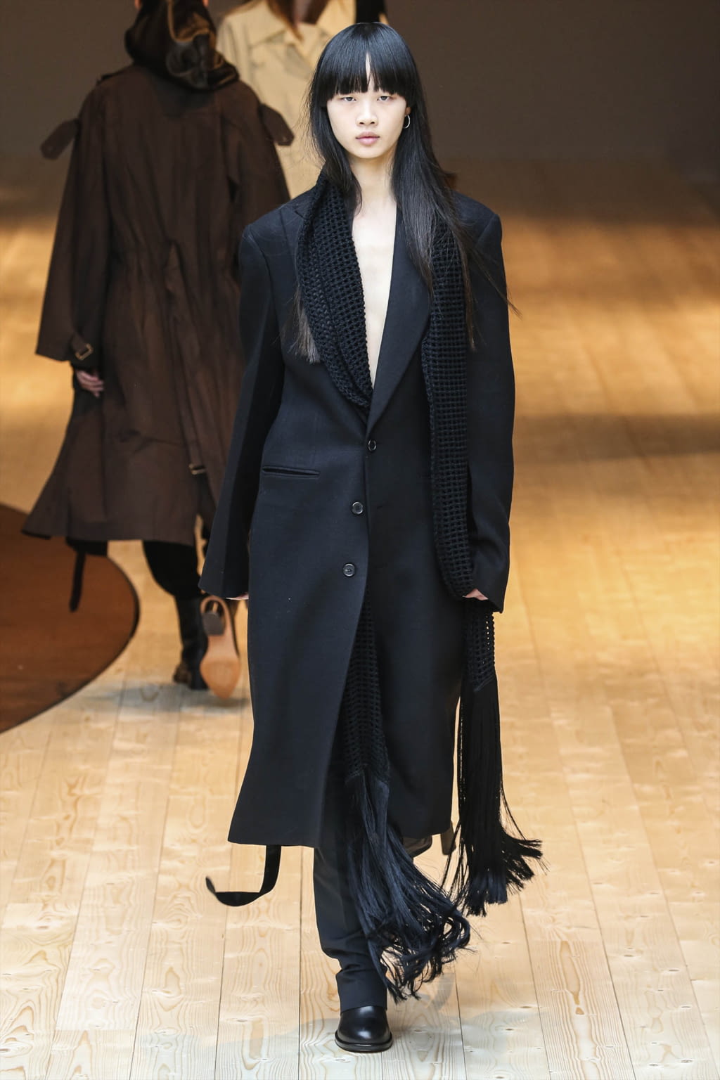 Fashion Week Paris Fall/Winter 2017 look 8 from the Celine collection womenswear