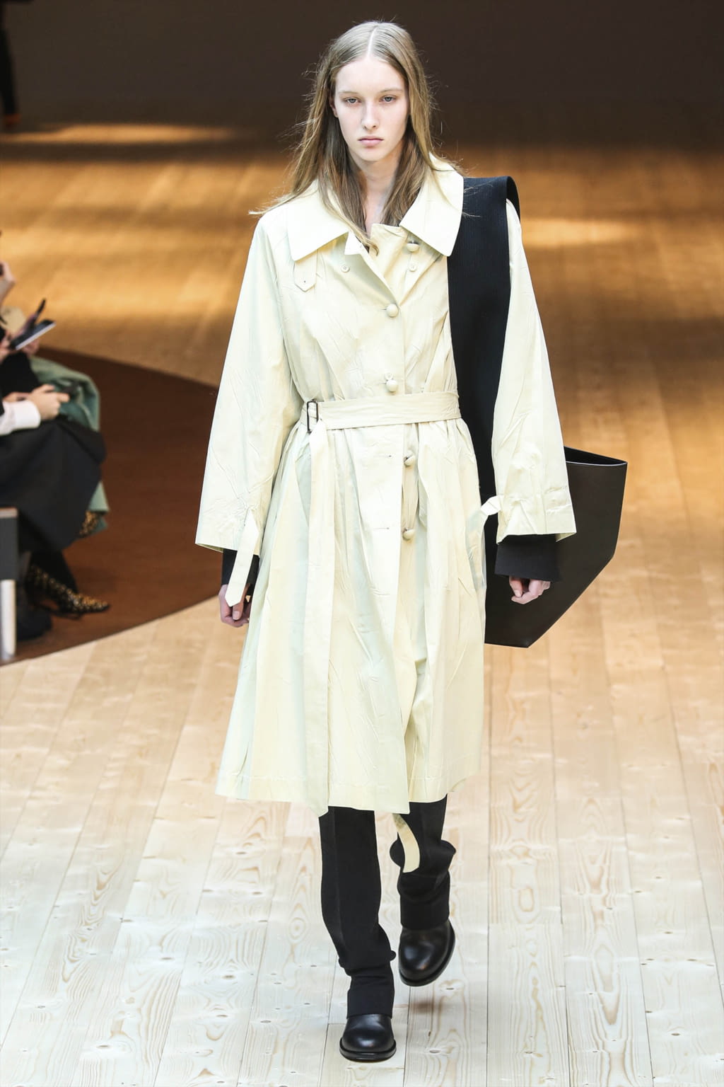 Fashion Week Paris Fall/Winter 2017 look 16 from the Celine collection womenswear