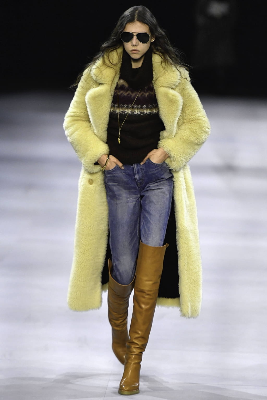 Fashion Week Paris Fall/Winter 2019 look 5 de la collection Celine womenswear
