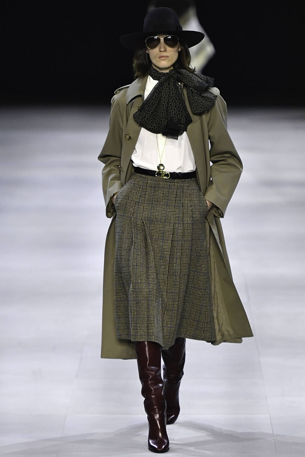 Fashion Week Paris Fall/Winter 2019 look 6 from the Celine collection womenswear