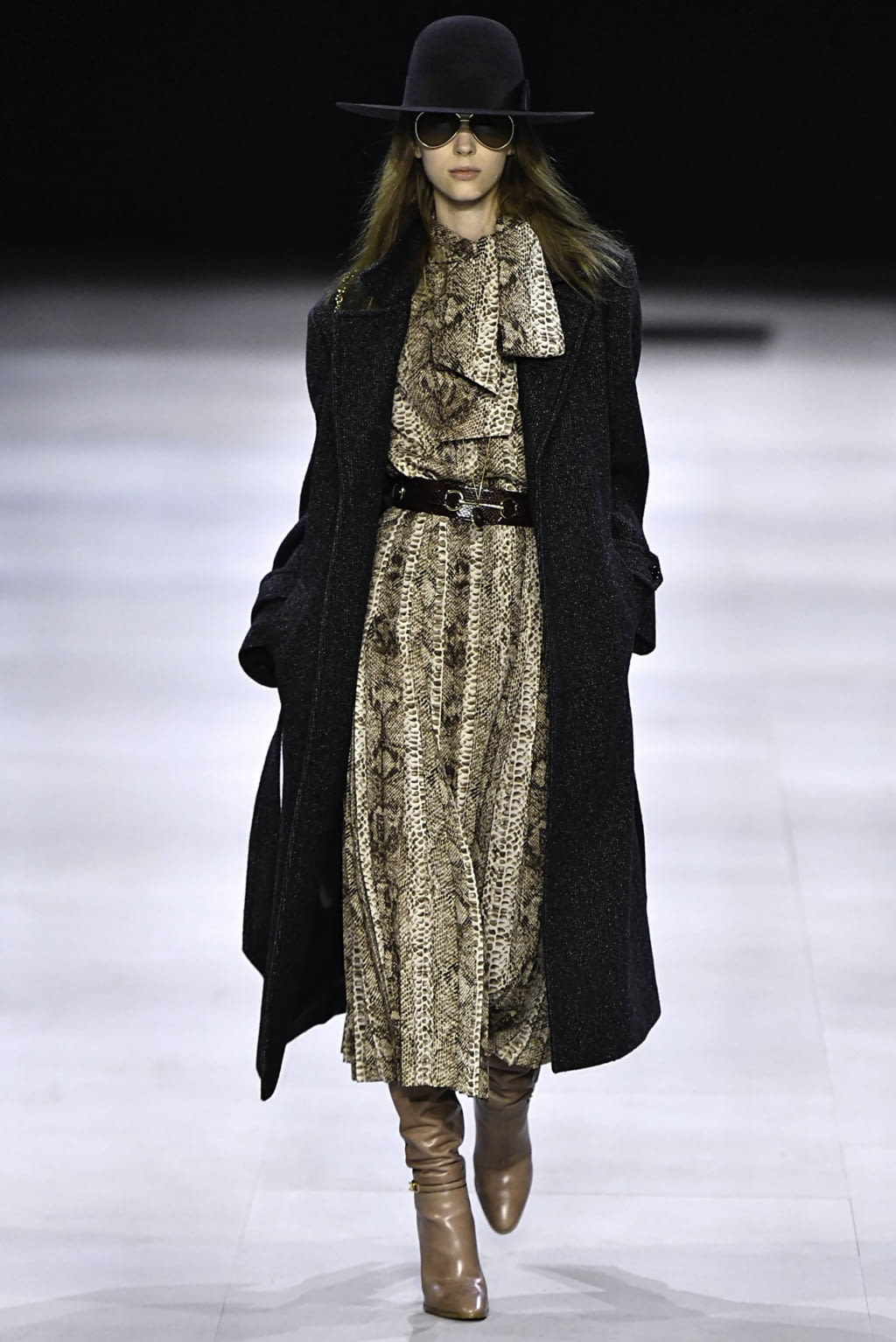 Fashion Week Paris Fall/Winter 2019 look 29 from the Celine collection womenswear