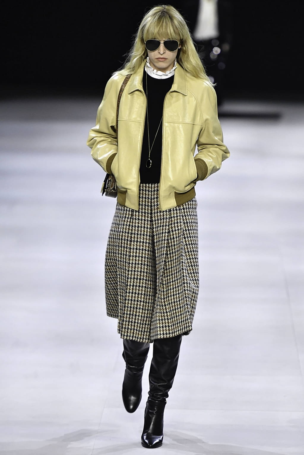 Fashion Week Paris Fall/Winter 2019 look 30 from the Celine collection 女装