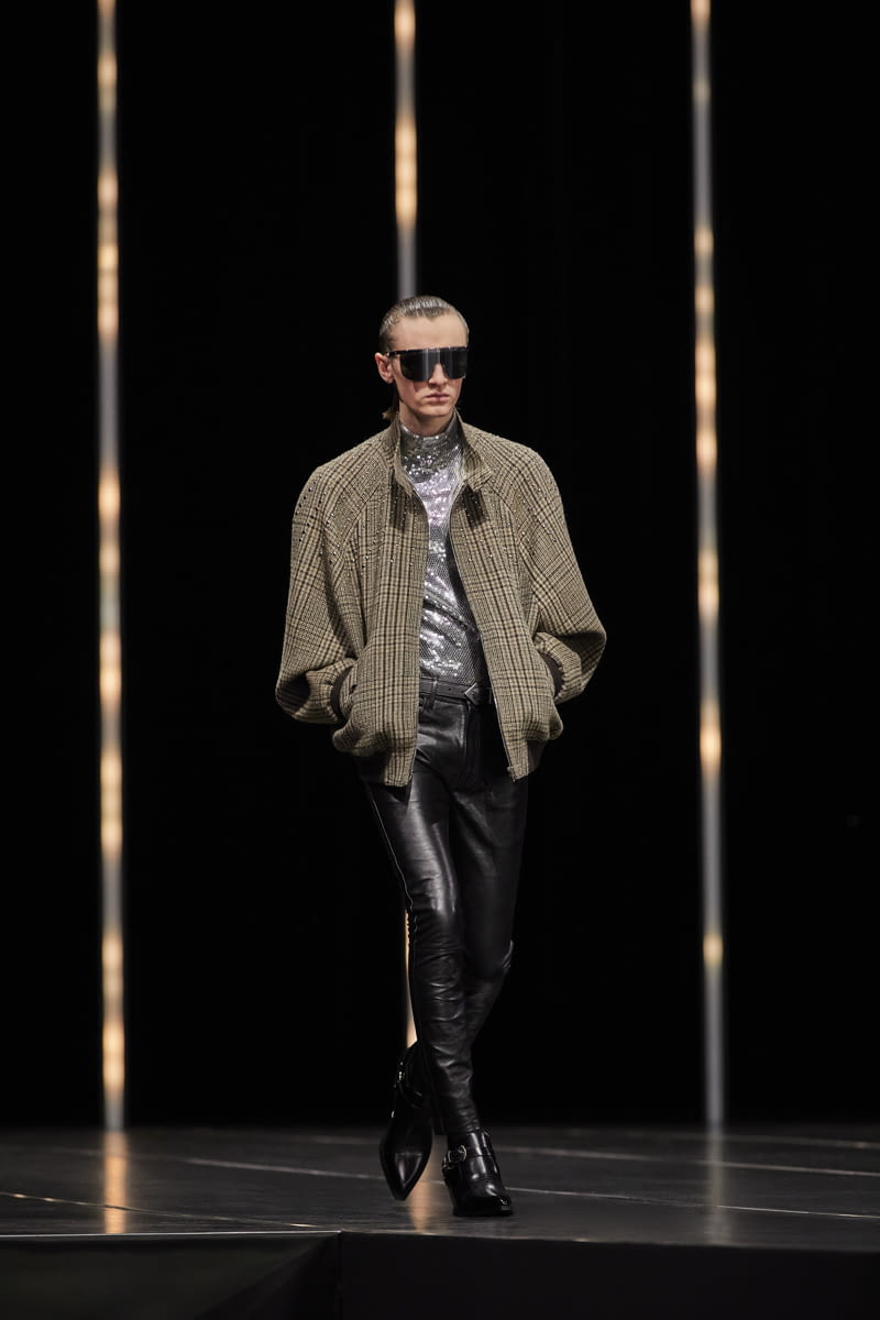 Fashion Week Paris Fall/Winter 2022 look 11 de la collection Celine menswear