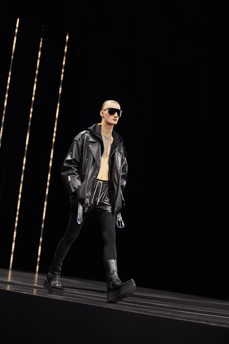 Fashion Week Paris Fall/Winter 2022 look 19 de la collection Celine menswear