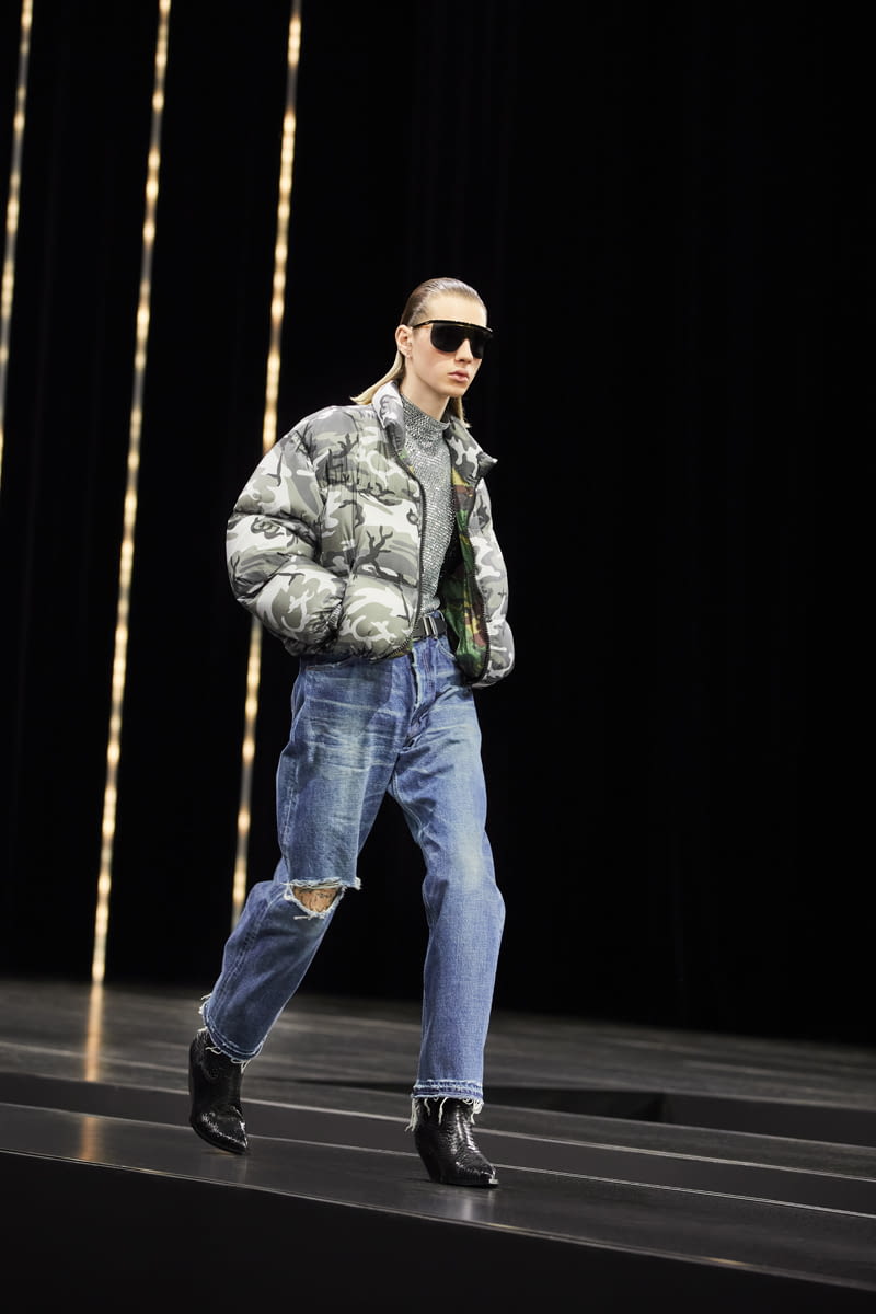Fashion Week Paris Fall/Winter 2022 look 30 de la collection Celine menswear