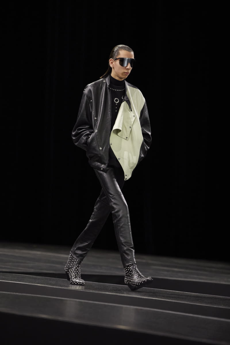 Fashion Week Paris Fall/Winter 2022 look 50 from the Celine collection menswear