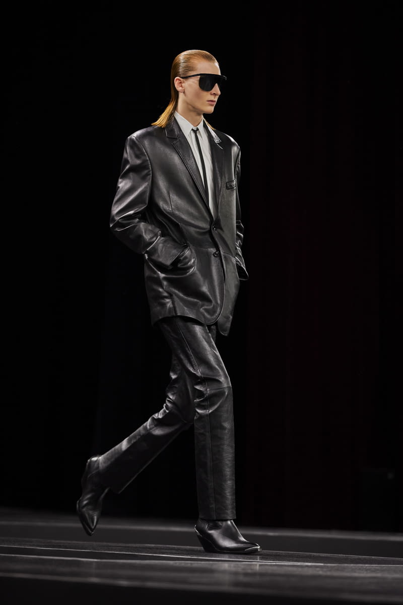 Fashion Week Paris Fall/Winter 2022 look 7 de la collection Celine menswear