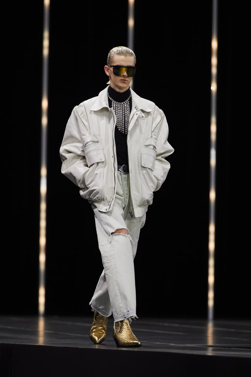 Fashion Week Paris Fall/Winter 2022 look 20 from the Celine collection menswear