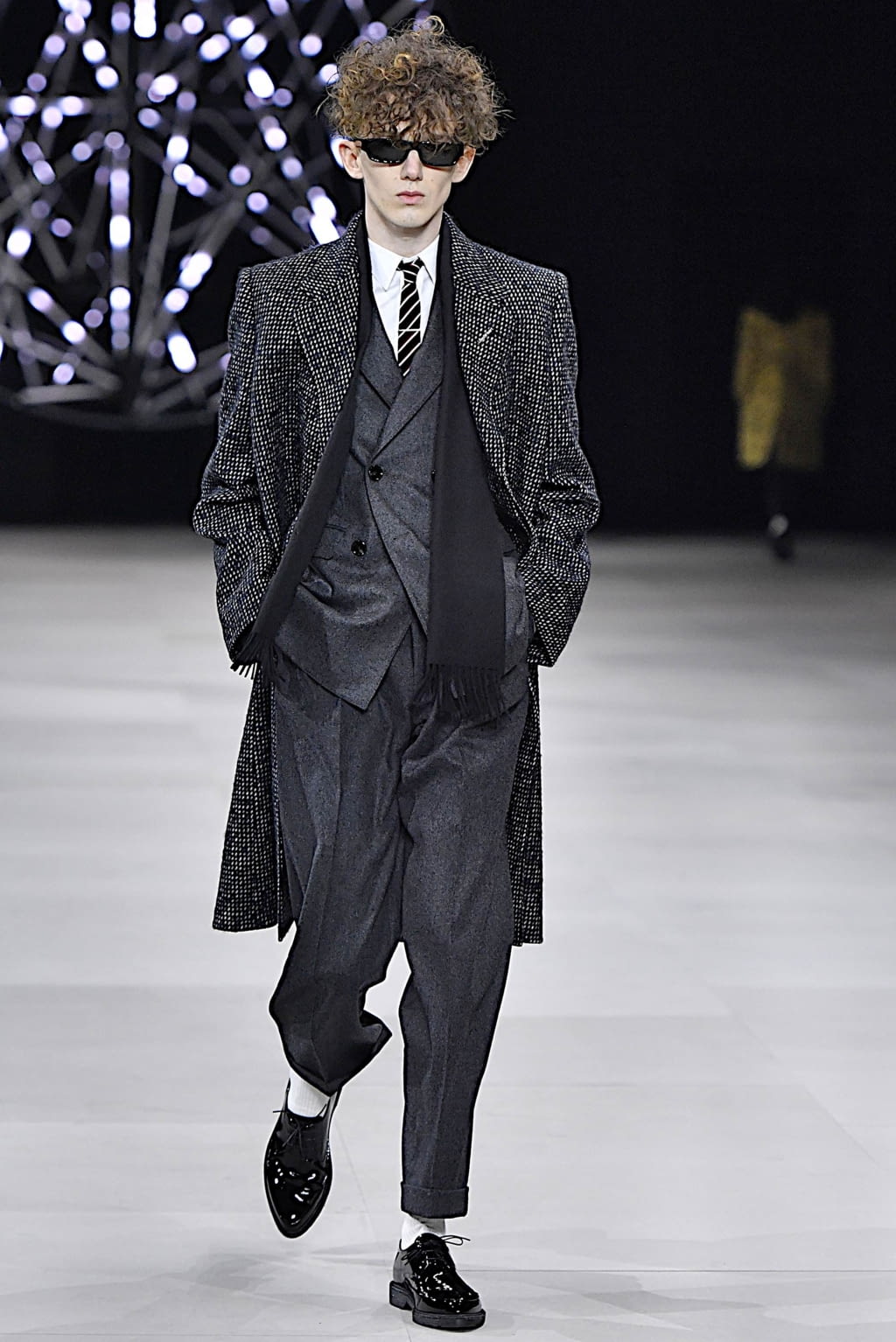 Fashion Week Paris Fall/Winter 2019 look 13 from the Celine collection menswear
