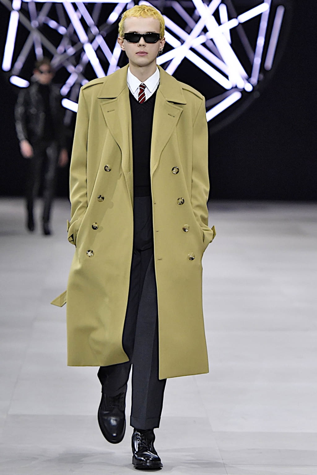 Fashion Week Paris Fall/Winter 2019 look 17 from the Celine collection menswear