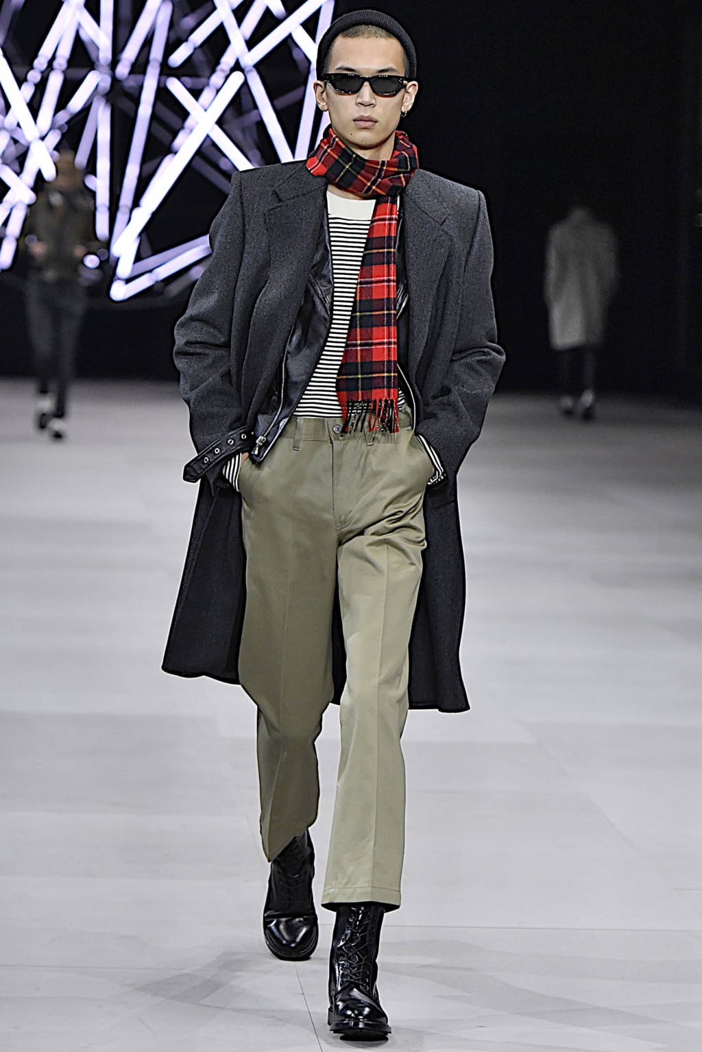 Fashion Week Paris Fall/Winter 2019 look 23 from the Celine collection menswear