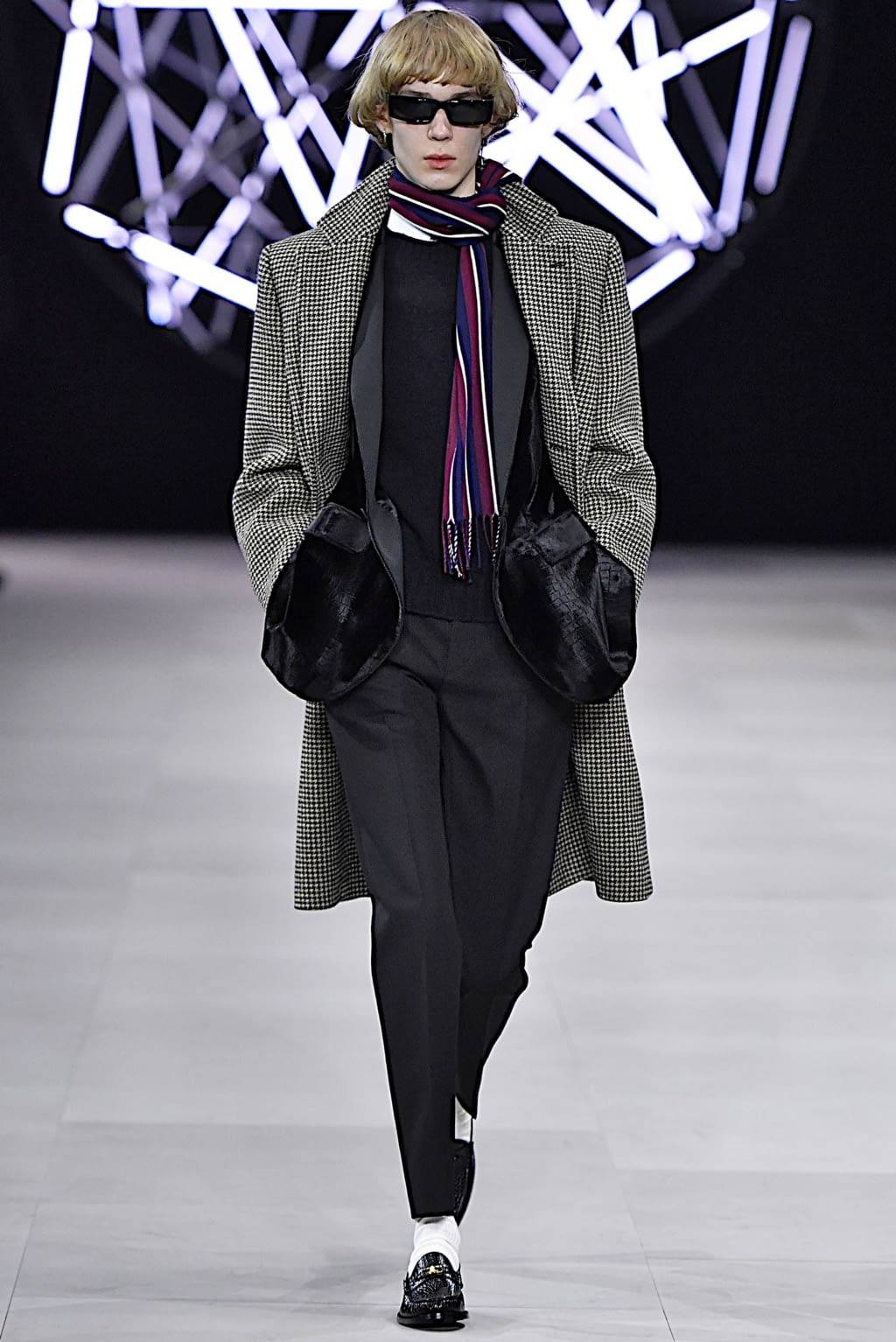 Fashion Week Paris Fall/Winter 2019 look 31 from the Celine collection menswear